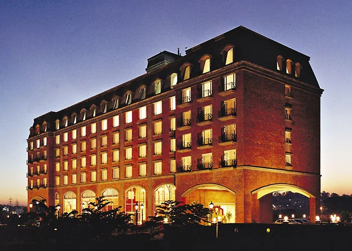 Hotel Royal Orchid Bangalore